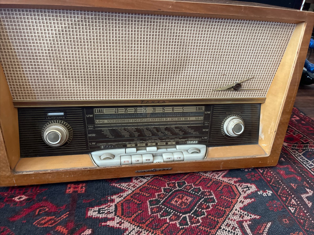 Vintage Tube 1961 Loewe Opta Hellas Truxa 6755w German radio 4