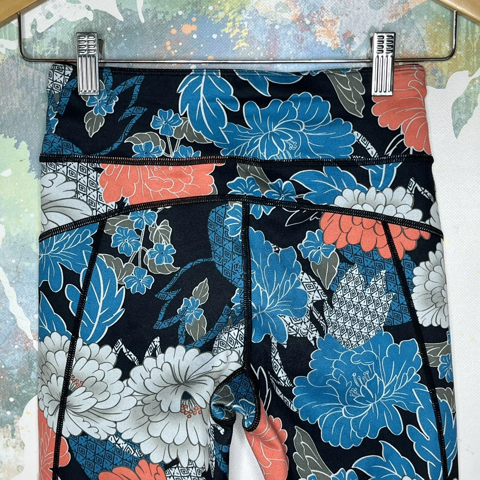 sweaty-betty chandrasana floral mesh reversible leggings