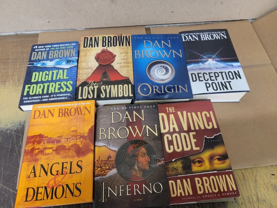Lot of 7 Dan Brown Da Vinci Code Angels  Demons Origin Symbol HARDCOVER Book Set Foto 3 de 3
