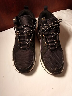MENS PUMA PACER NEXT SB WTR. BLACK /WHITE. SIZE 7. PRE-OWNED. GENTLY WORN. 