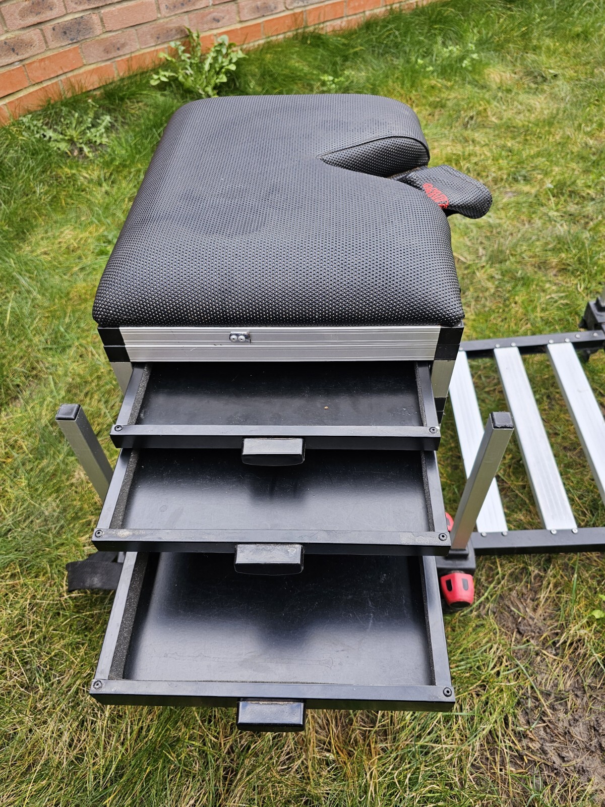 Daiwa D100SB Fishing Seat Box eBay