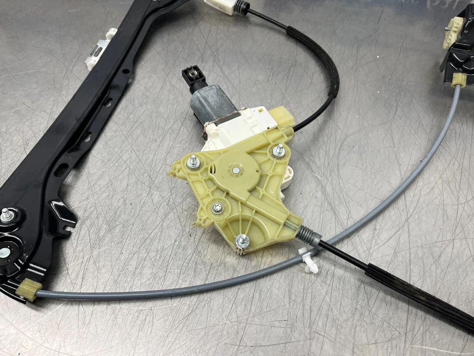 2009 Bmw 335i Front Driver Left Window Regulator w/ Motor - E92 E93 - 90k - Image 4 of 4
