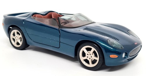 Maisto 1/24 - Jaguar XK 180 Concept Green Diecast Scale Model Car - Picture 6 of 6