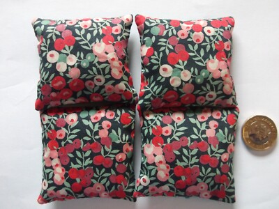 VIER WILTSHIRE BERRY Liberty Tana Rasen LAVENDEL QUADRATE gefüllt mit Lavendel