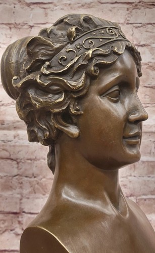 Signed Original Mavchi Venus Roman Goddess Love and Beauty Bronze Sculpture Sale - Picture 7 of 10