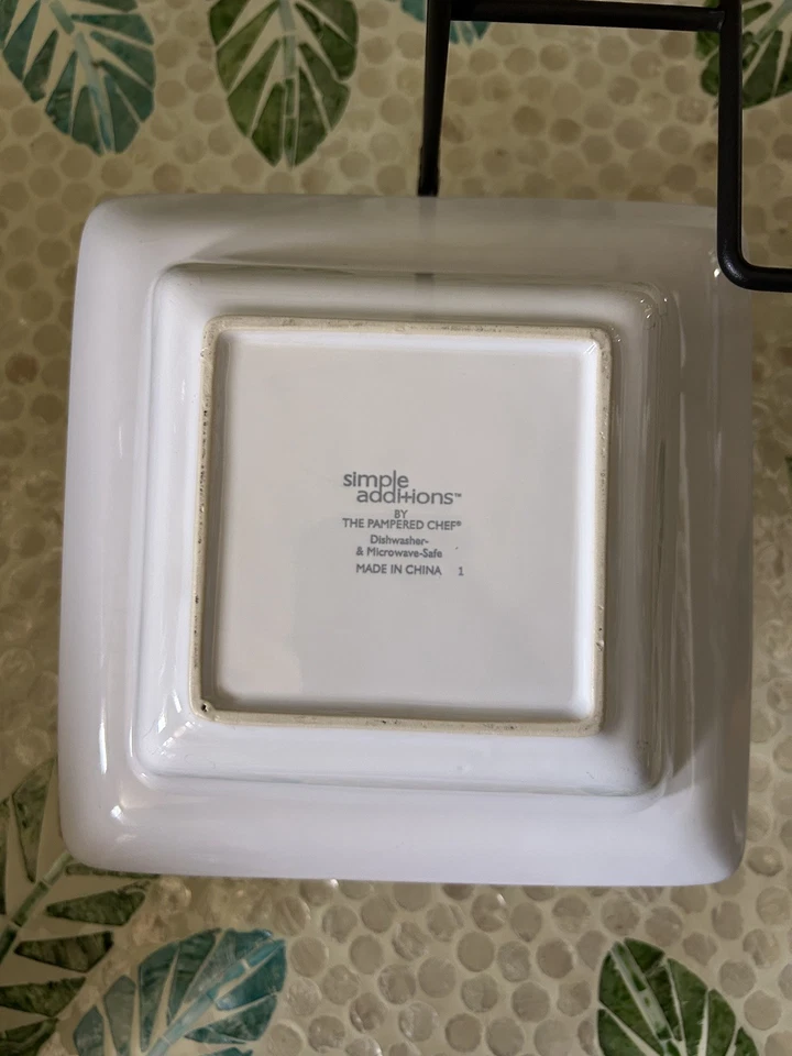 LOT Pampered Chef Simple Additions Square Serving Bowls, plates & 3 tier stand - Image 4 of 4