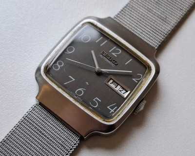 Seiko Automatic Day Date 2409-3010 Vintage Square Cushion Original Mesh 1970er