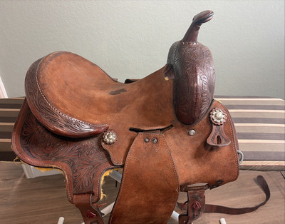 Horse saddle buck stitched Western saddle & bridle