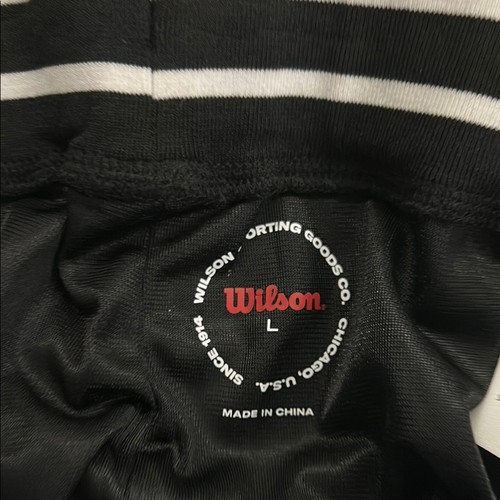 Wilson Black youth Shorts Large - Picture 5 of 5