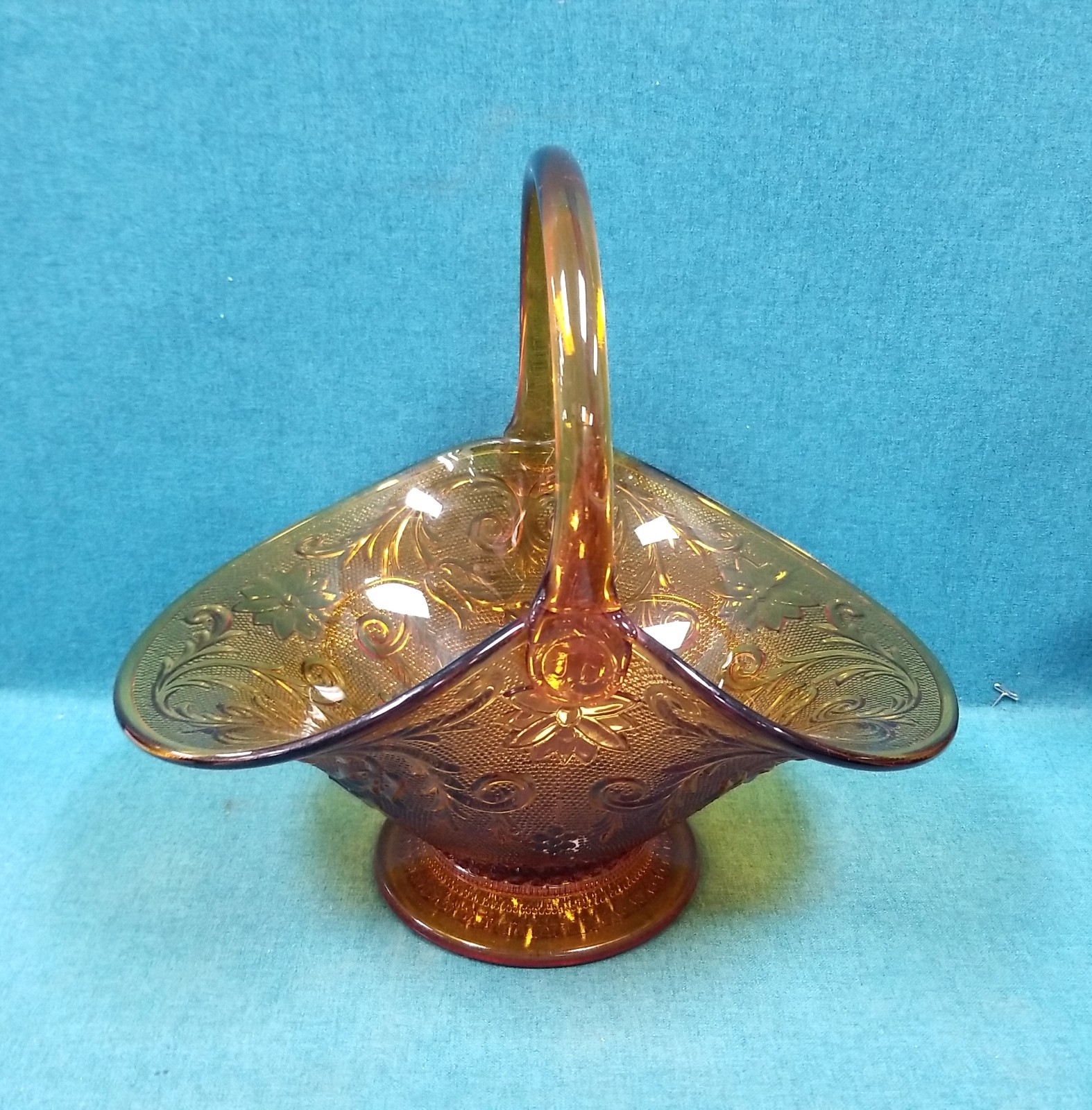 VTG Indiana Glass Tiara Sandwich Amber Glass Crimped Basket 11.5x9x10