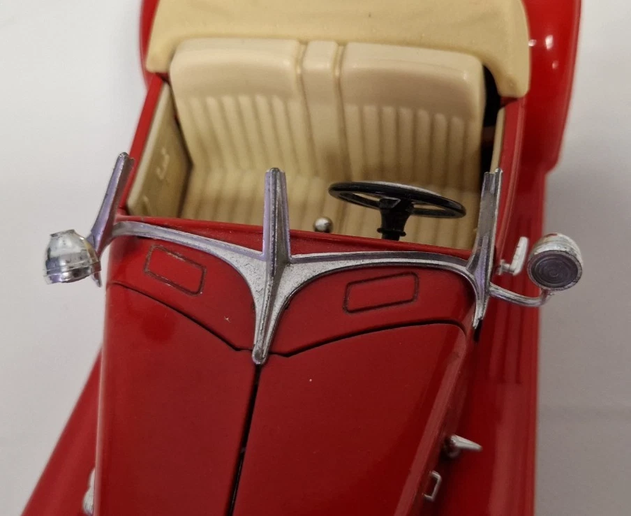 Mercedes 500K Roadster 1936 1/20 Burago Rossa - parabrezza rotto e difetti. - Immagine 4 di 4