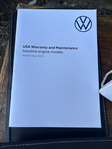 2021 Volkswagen GLI & Jetta Owner's Manual And Black Case - Picture 4 of 5