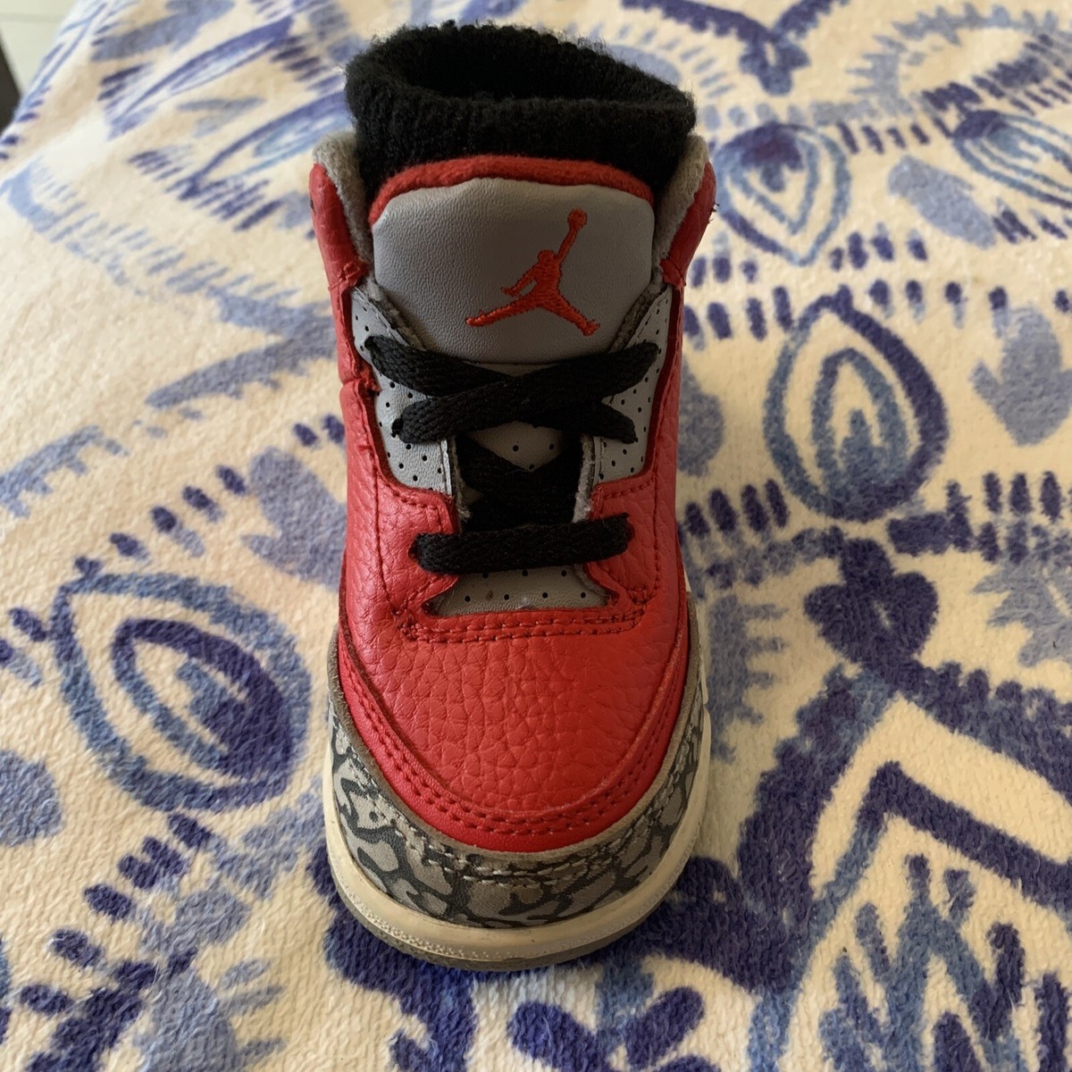 SneakerPutt - The Original Standing Sneaker Putter Cover