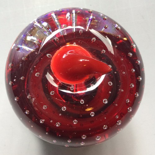 Red Cased Glass Apple Paperweight Controlled BubblesBullicanti Red Stem - Picture 12 of 12