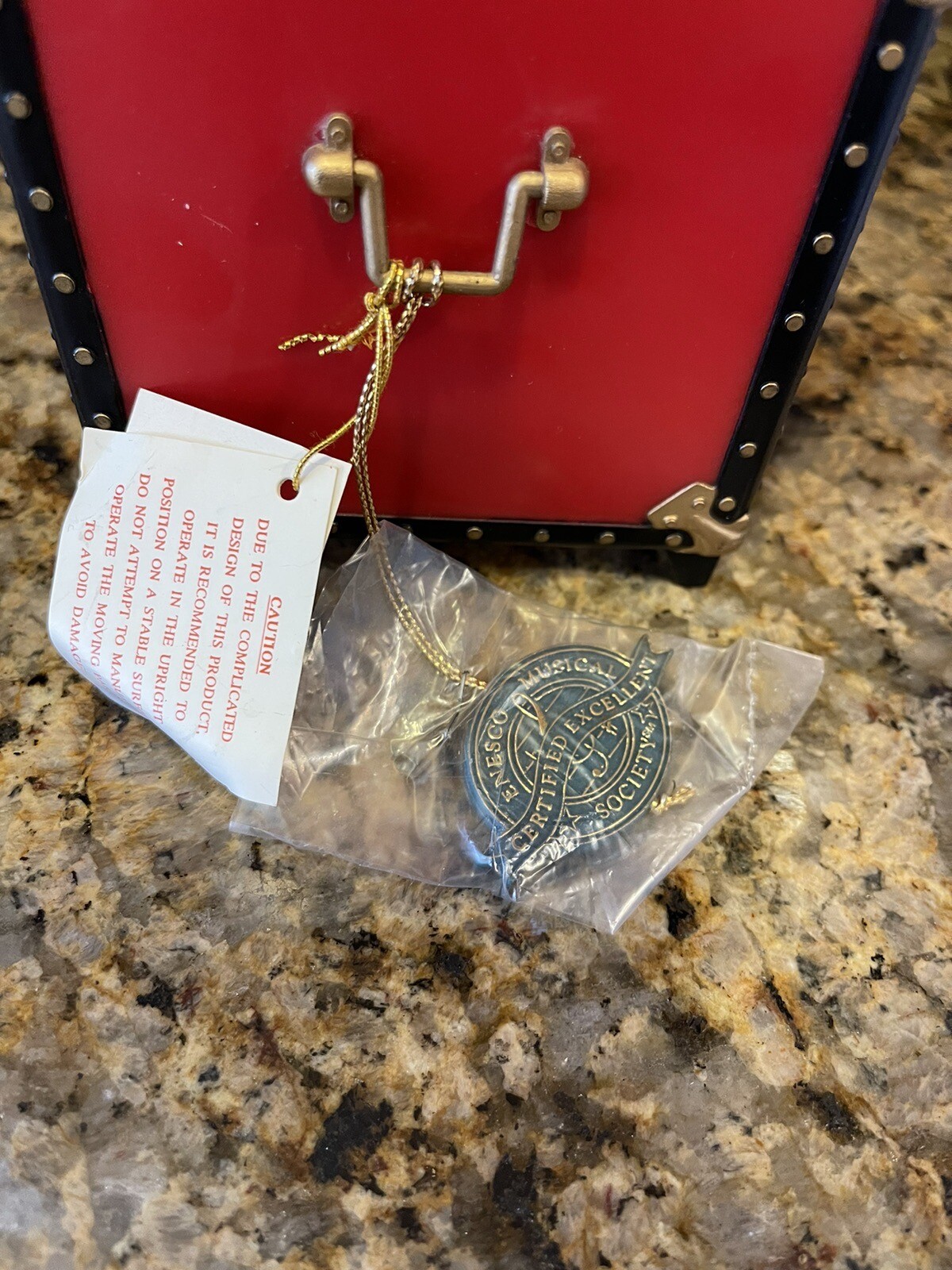 ULTRA RARE ENESCO DISNEY MICKEY’S MAGIC TOY CHEST MUSIC BOX IN ORIG BOX