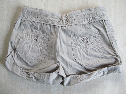 Cute CHARLOTTE RUSSE Jr Ladies Sz 5 Beige/Tan SHORTS 100% Cotton-No Stretch EUC - Picture 3 of 12