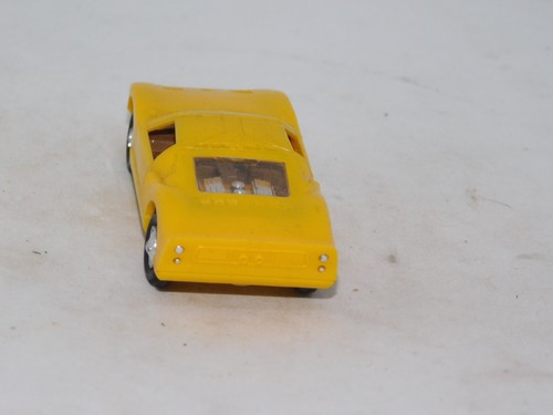 LINDBERG MINI-LINDY #25 FORD GT PLASTIC CAR KIT BUILT YELLOW - Picture 4 of 5