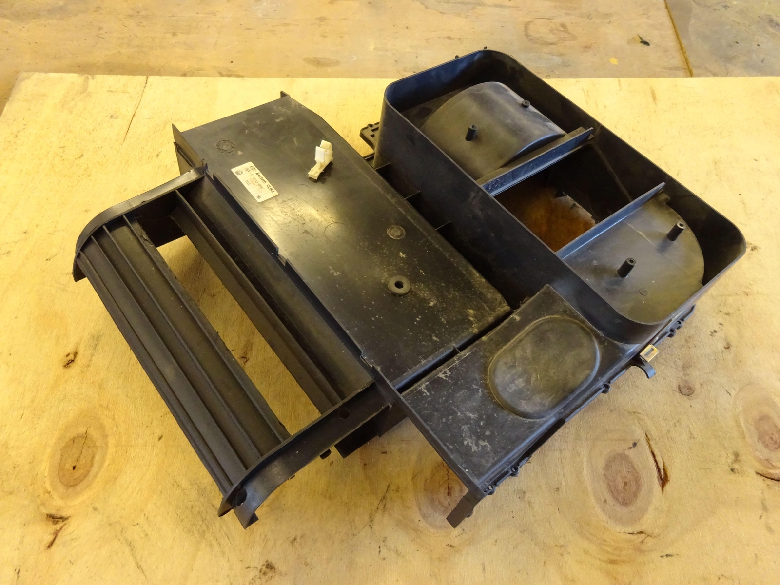 HEATER BOX HOUSING UPPER FERRARI F355 95