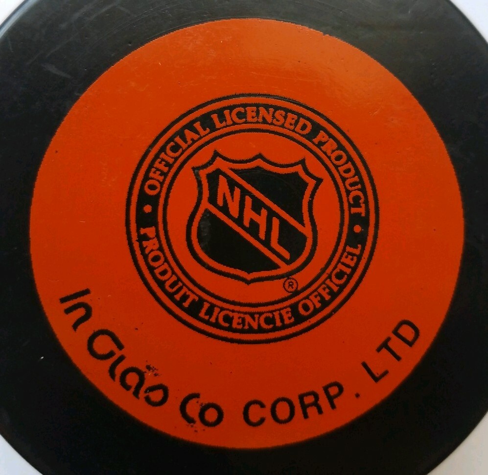 WASHINGTON CAPITALS VINTAGE INGLASCO NHL HOCKEY PUCK MADE IN