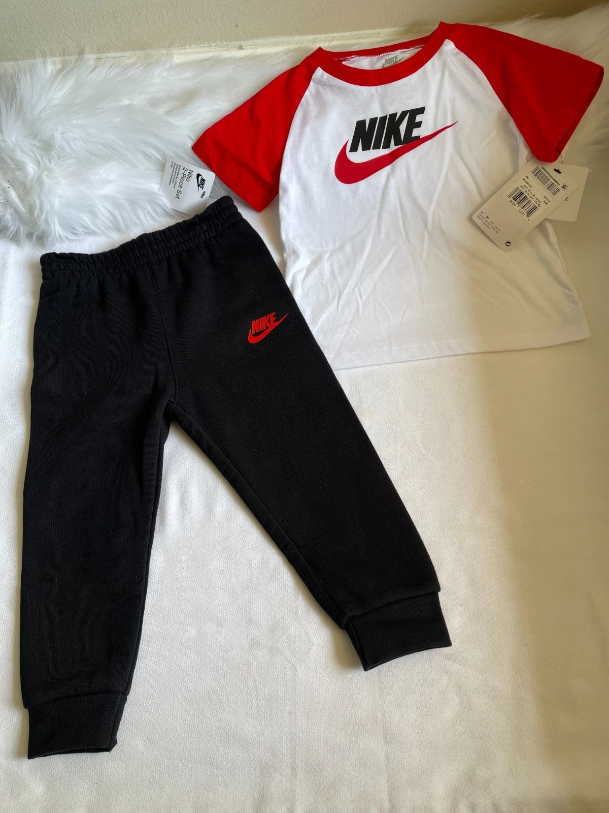 Nike Toddler Boys 2 Piece Set Size 24 Months. NWT.