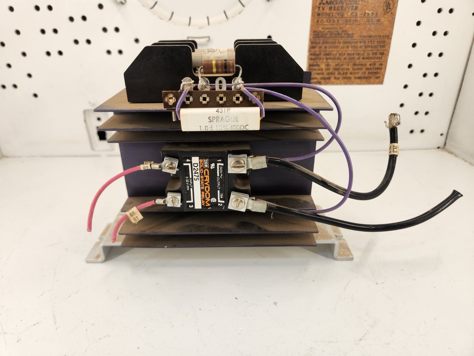Crydom D2475 Solid State Relay 3-32V with Heatsink,