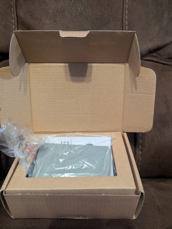 RadioShack 2 In 1 Out Composite A/V Selector Switch New In Box Comes With Labels - Image 3 of 4