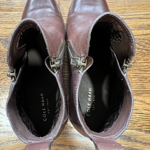 Cole Haan Leather Chelsea Boots Womens 8.5M Brown Low Heel Round Toe Side Zip - Picture 7 of 8