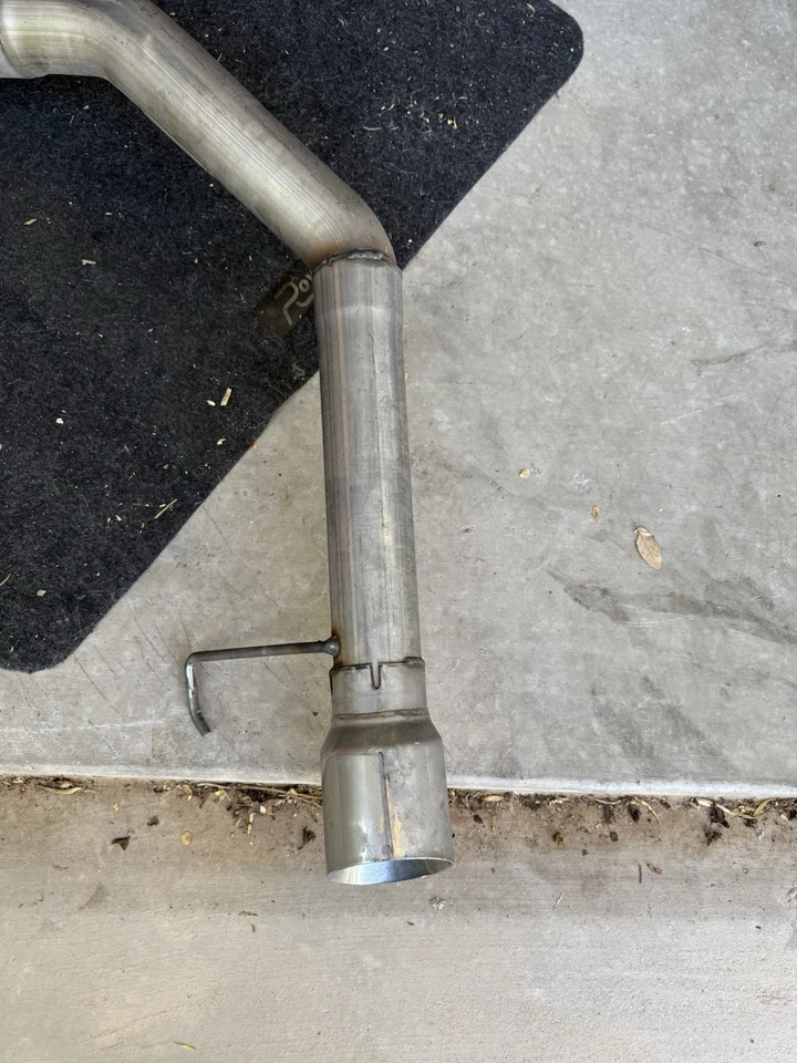 Sistema de escape trasero gato AWE Touring 3" para Ford Mustang GT 2015-2017 cupé 5,0 L Foto 3 de 4