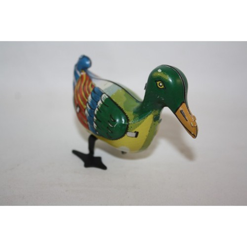 PAYA DUCK WIND UP TIN TOY MINT IN BOX LIMITED EDITION RARE - Picture 2 of 6