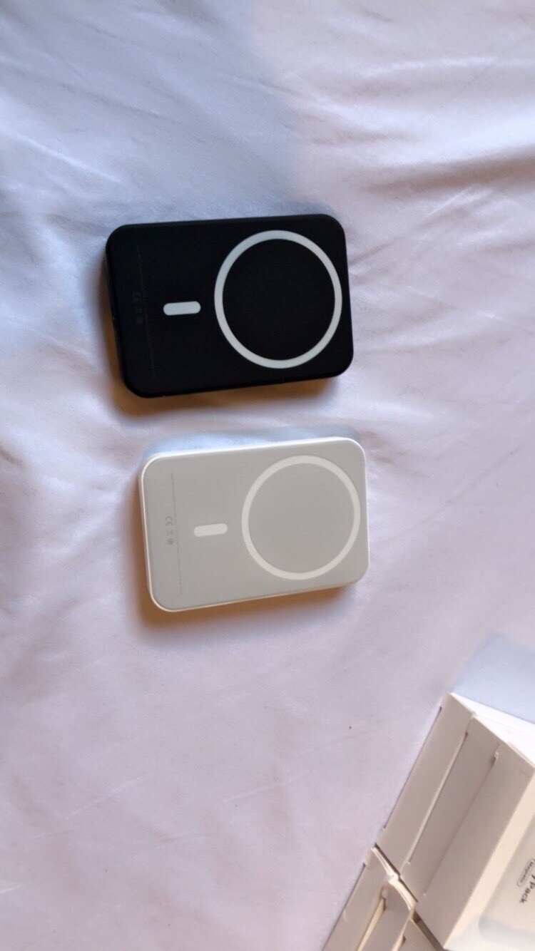 Power Bank For iPhone 12,13,14,15 5000 Mah I Have Black & White 🖤🤍 New Item 🔥-image