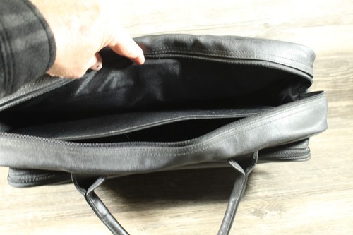 Oleg Cassini Black Leather Messenger Bag Briefcase Carry On Laptop Case - Picture 2 of 5
