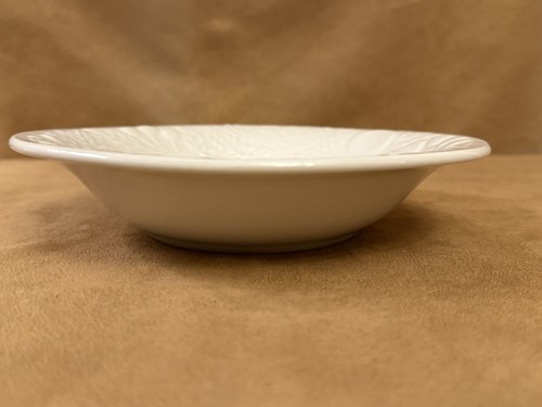 Gibson FLOURISH OFF WHITE Coupe Soup Bowl 8" - Picture 3 of 6