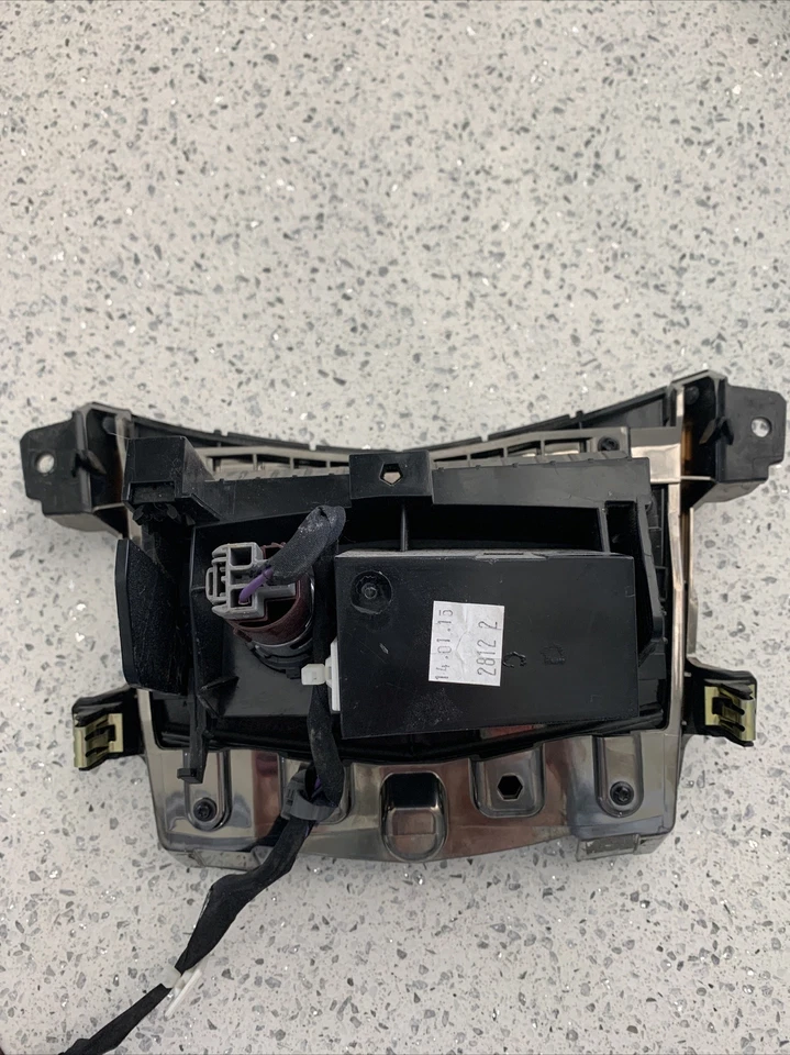 Cadillac ATS 2013-2016 OEM bandeja de tablero central delantera Foto 4 de 4