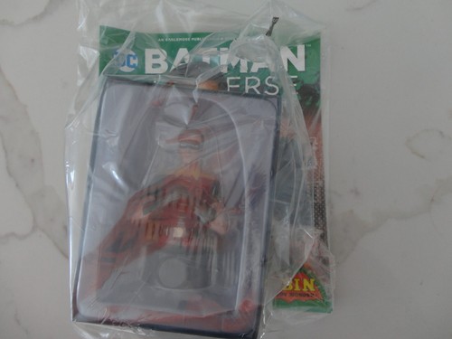 Robin DC Batman Universe Collector's Busts Eaglemoss #26 With Magazine - Picture 4 of 4
