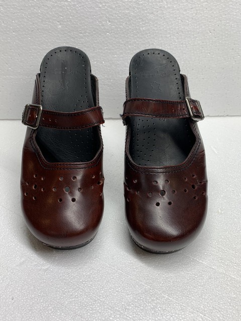 burgundy dansko clogs
