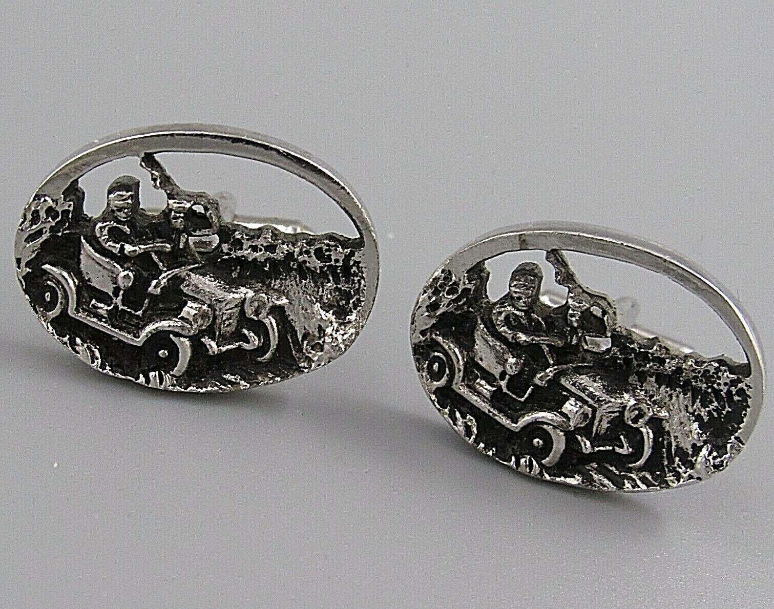Mens Vintage ARMY JEEP SOLDIER SALUTE CUFFLINK Costum… Gem
