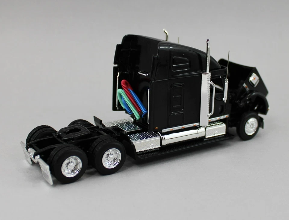 1:64 Liberty Classics *BLACK* Freightliner Coronado Semi Truck *NIB* - Image 4 of 4