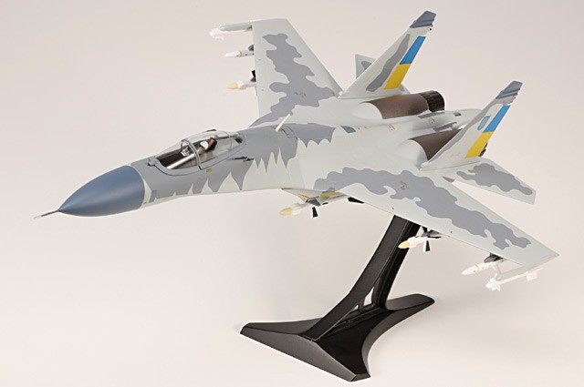 JCW-72-SU27-016 JC Wings Su-27 Flanker-B 1/72 Model Ukrainian Air