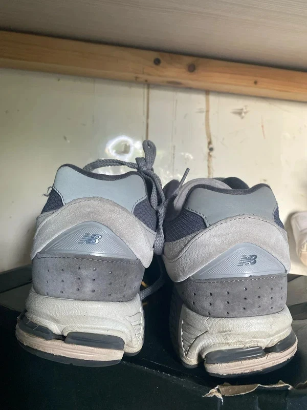 Size 10 - New Balance 2002R, photo 2 of 5