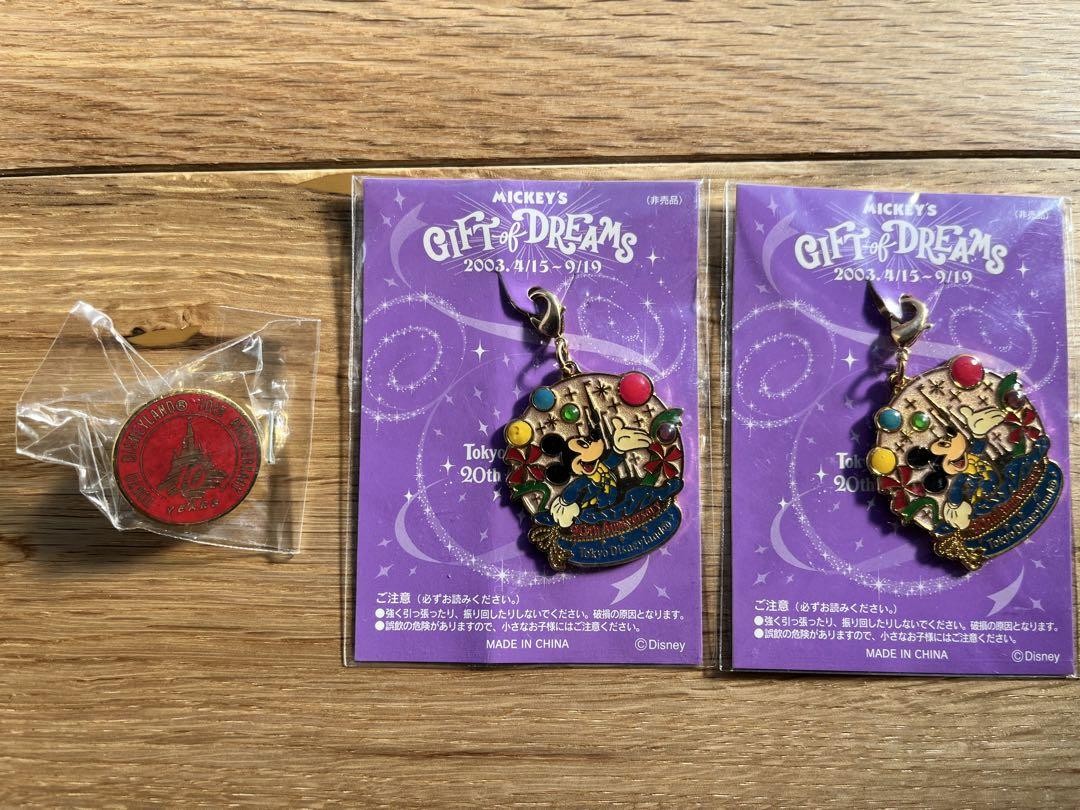 Disney 10th & 20th Anniversary Pin Badge Set with Bonus