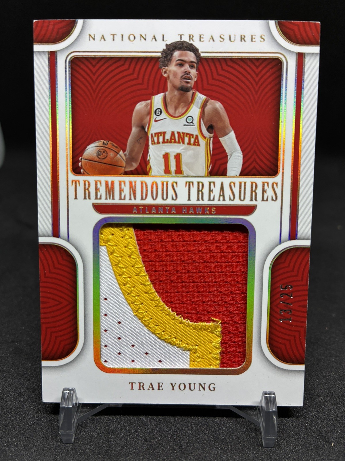 2022-23 Panini National Treasures Tremendous Treasures /25 Trae Young Hawks Worn