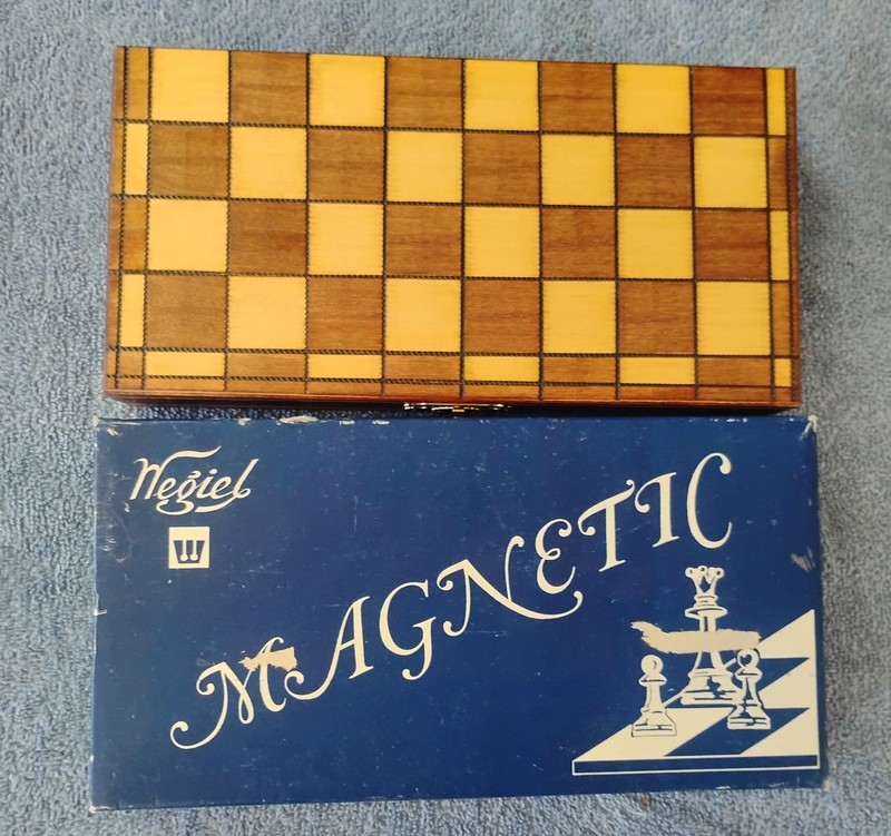 WEGIEL Chess MAGNETIC CHESS SET WOODEN TRAVEL HANDMADE Poland OPEN BOX 