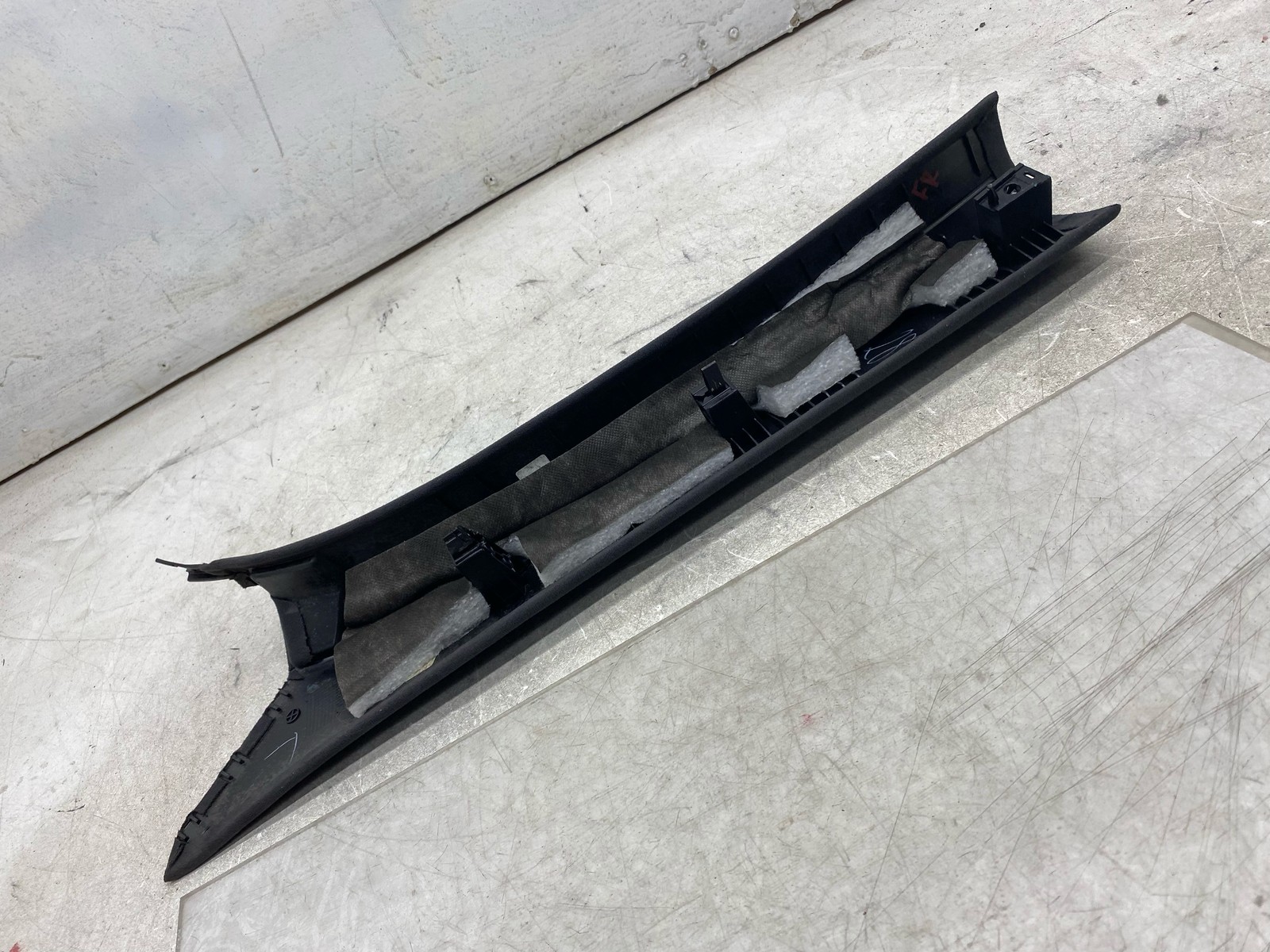 2015-2020 BENTLEY BENTAYGA RIGHT LEFT WINDSHIELD A-PILLAR TRIM PANEL COVER SET 2