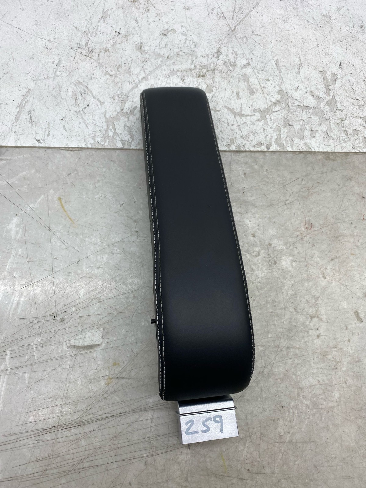 2013-2019 BENTLEY FLYING SPUR CENTER CONSOLE LEFT & RIGHT ARMREST SET 3W0864209G
