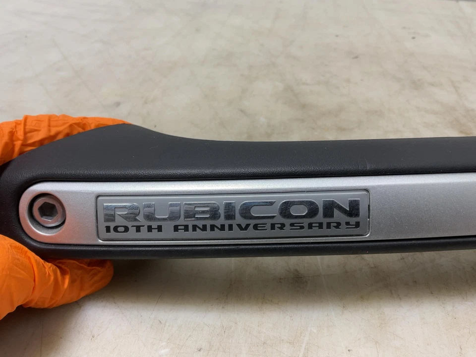 Jeep JK Wrangler fabricante de equipamento original 10º aniversário alça de prata 2011-2017 065712 - Imagem 2 de 4