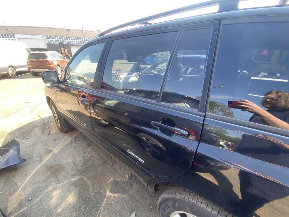 Used Rear Left Door Assembly Rear Side fits: 2007 Toyota Highlander Rear Left Gr Foto 4 de 4