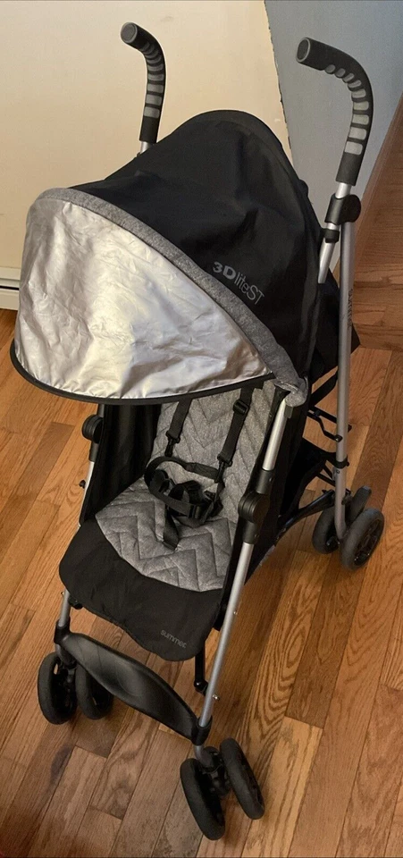 Preowned Summer Infant 3D Lite Stroller Black with Hood Locking Wheels Padded - Image 3 of 4