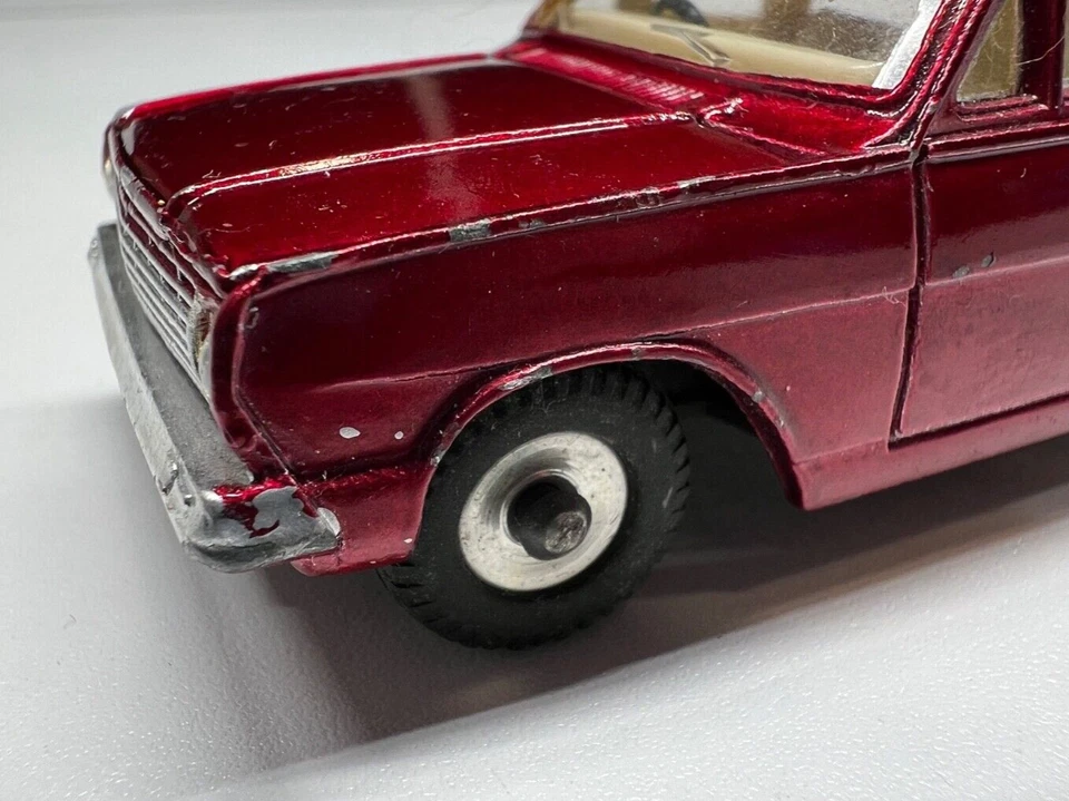 Dinky Toys 151 Vauxhall Victory 101 Burgandy All Original - Image 4 of 4
