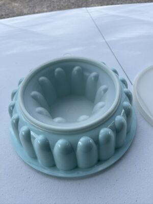 Vintage Tupperware Jello Mold #1202 Insert #1201 & Cover 1203. Excellent Cond.