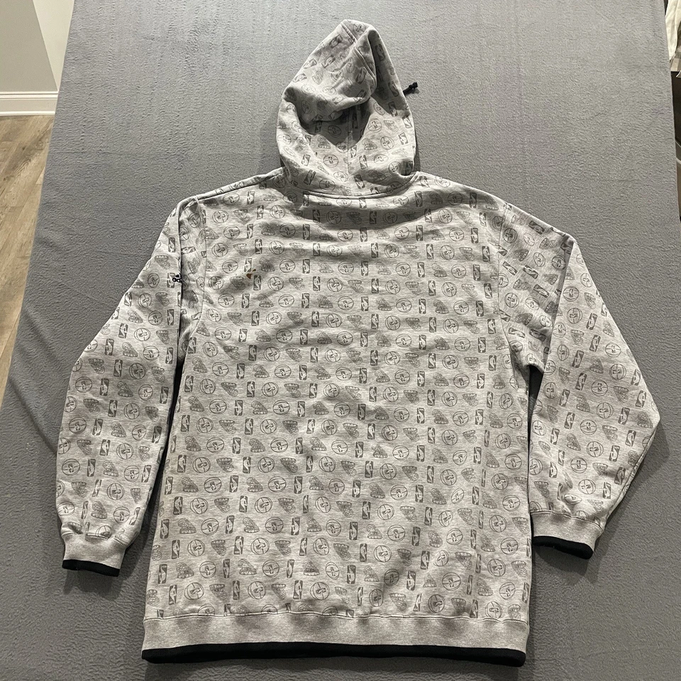 Sudadera con Capucha Adidas New Orleans Hornets De Colección Para Hombre 2XL Gris Estampado Completo NBA Rara Foto 2 de 4